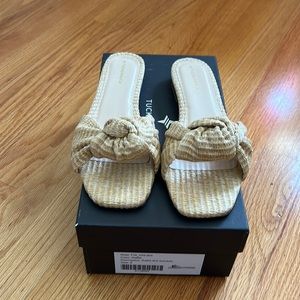 EUC Raffia Brit Sandals Size 8 worn twice